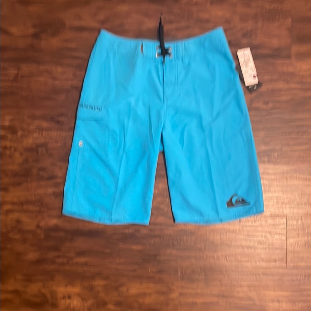 Quiksilver Vibrant Blue Men’s Surf Shorts. Size 30/16. Retail $35 NWT.